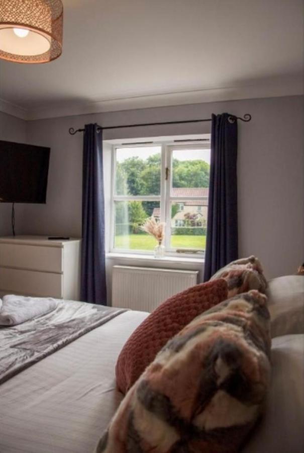 Oak House - Sleeps 10 With Bar & Games Reighton