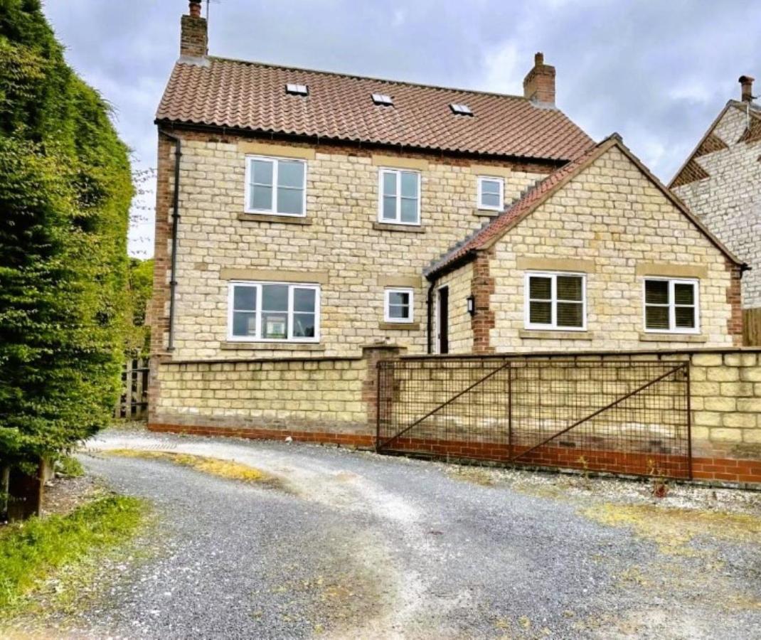 Holiday home Oak House - Sleeps 10 With Bar & Games