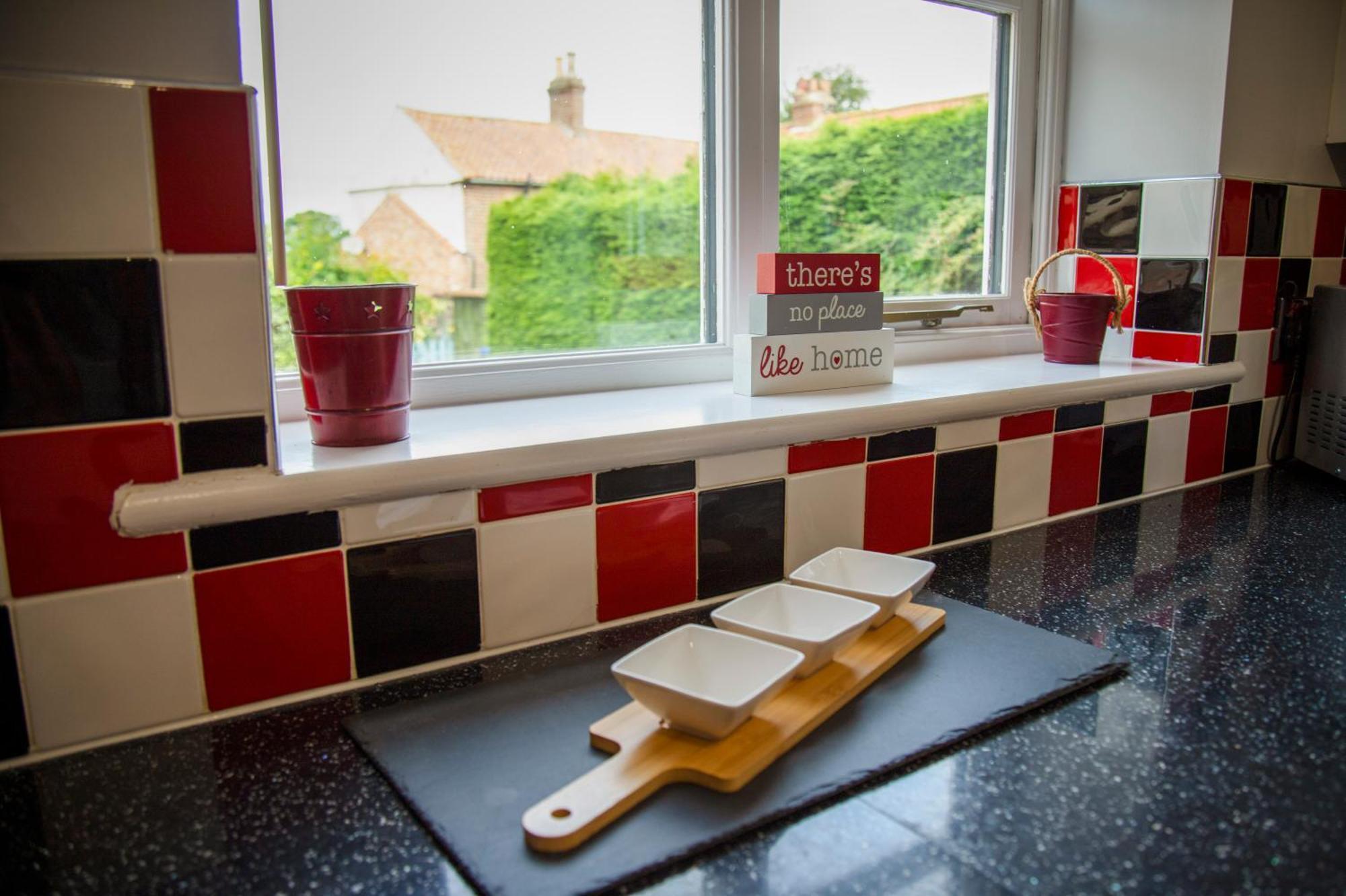 Oak House - Sleeps 10 With Bar & Games *
