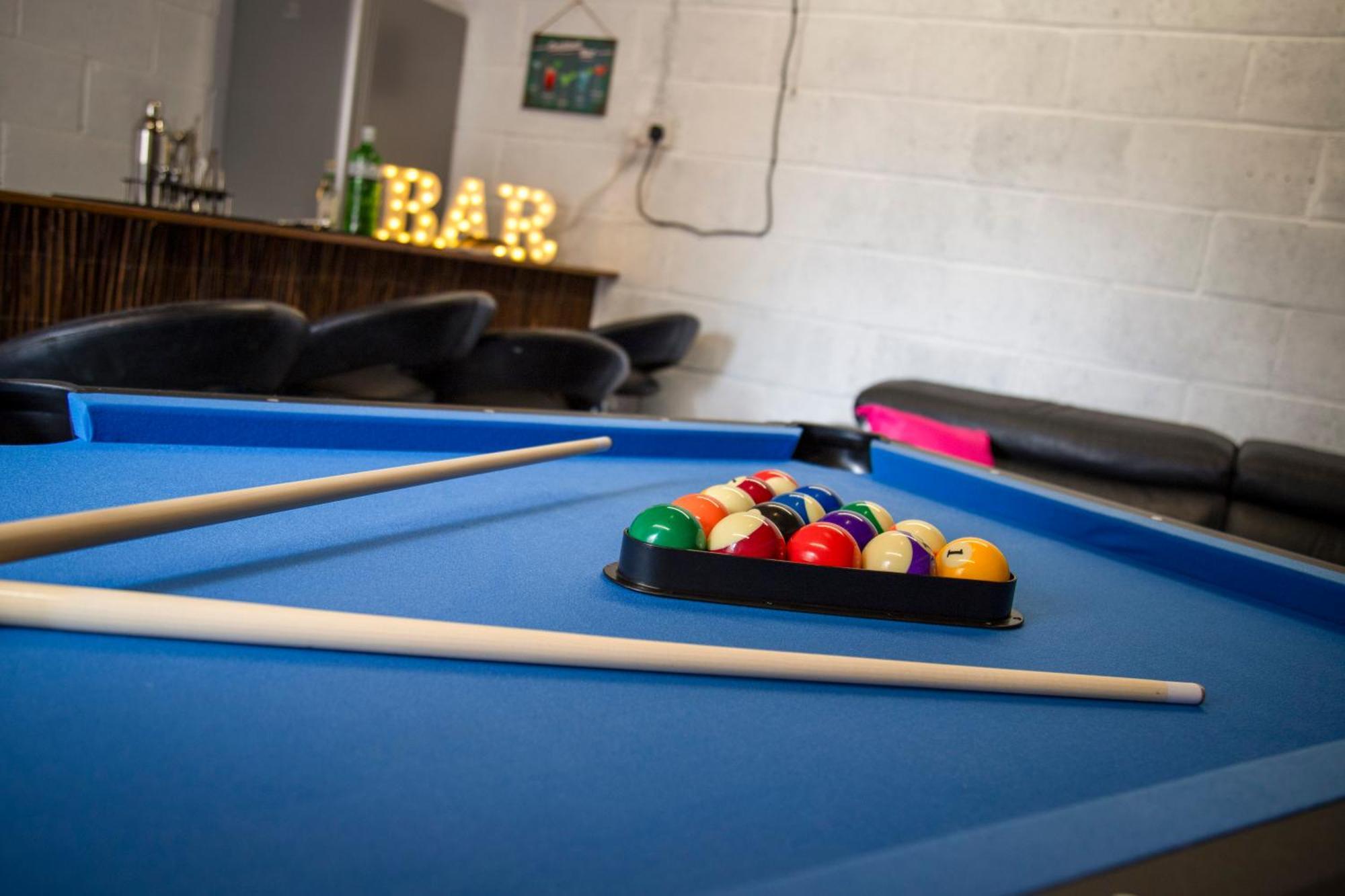 Oak House - Sleeps 10 With Bar & Games Holiday home Reighton