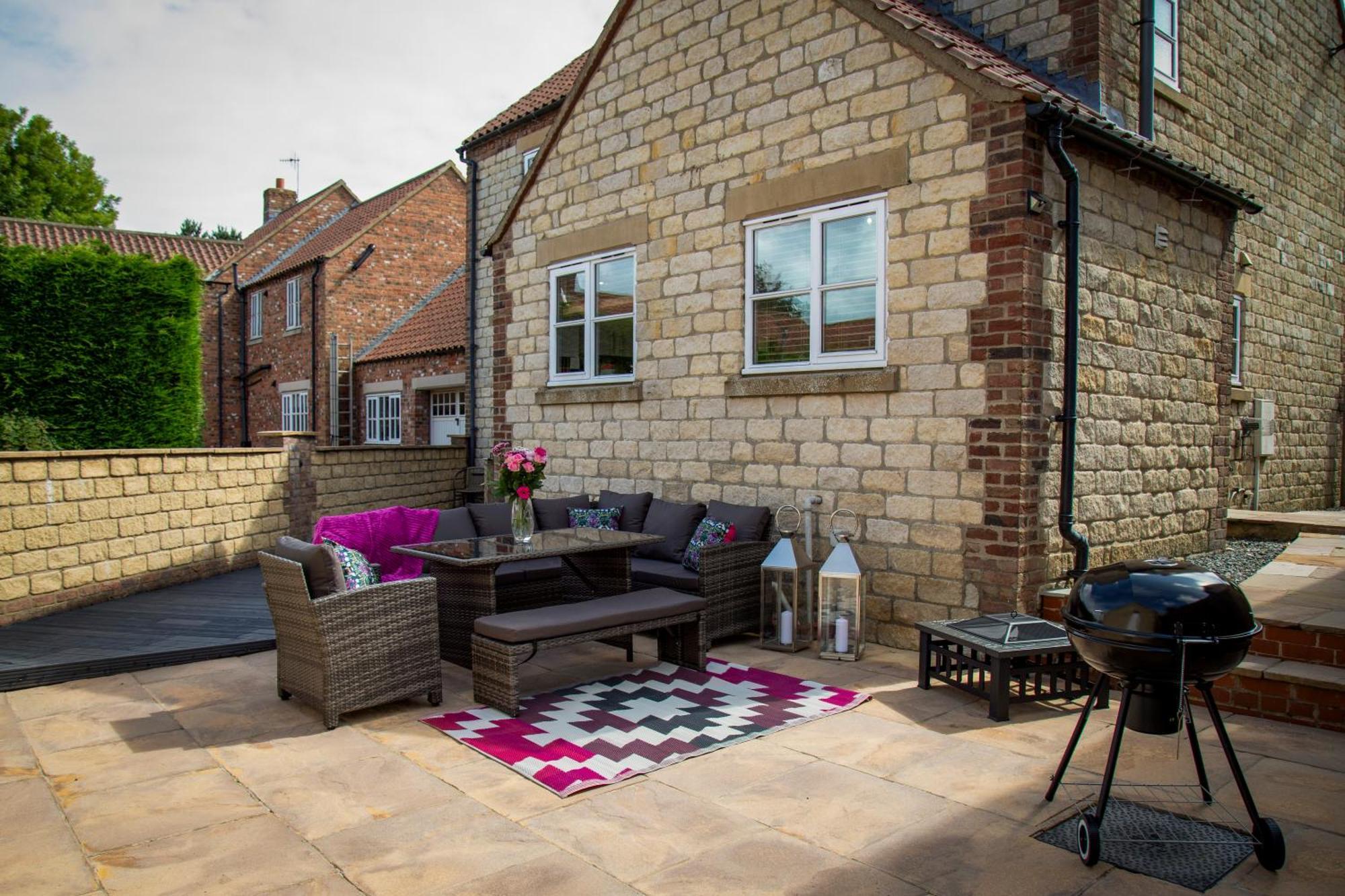 Oak House - Sleeps 10 With Bar & Games