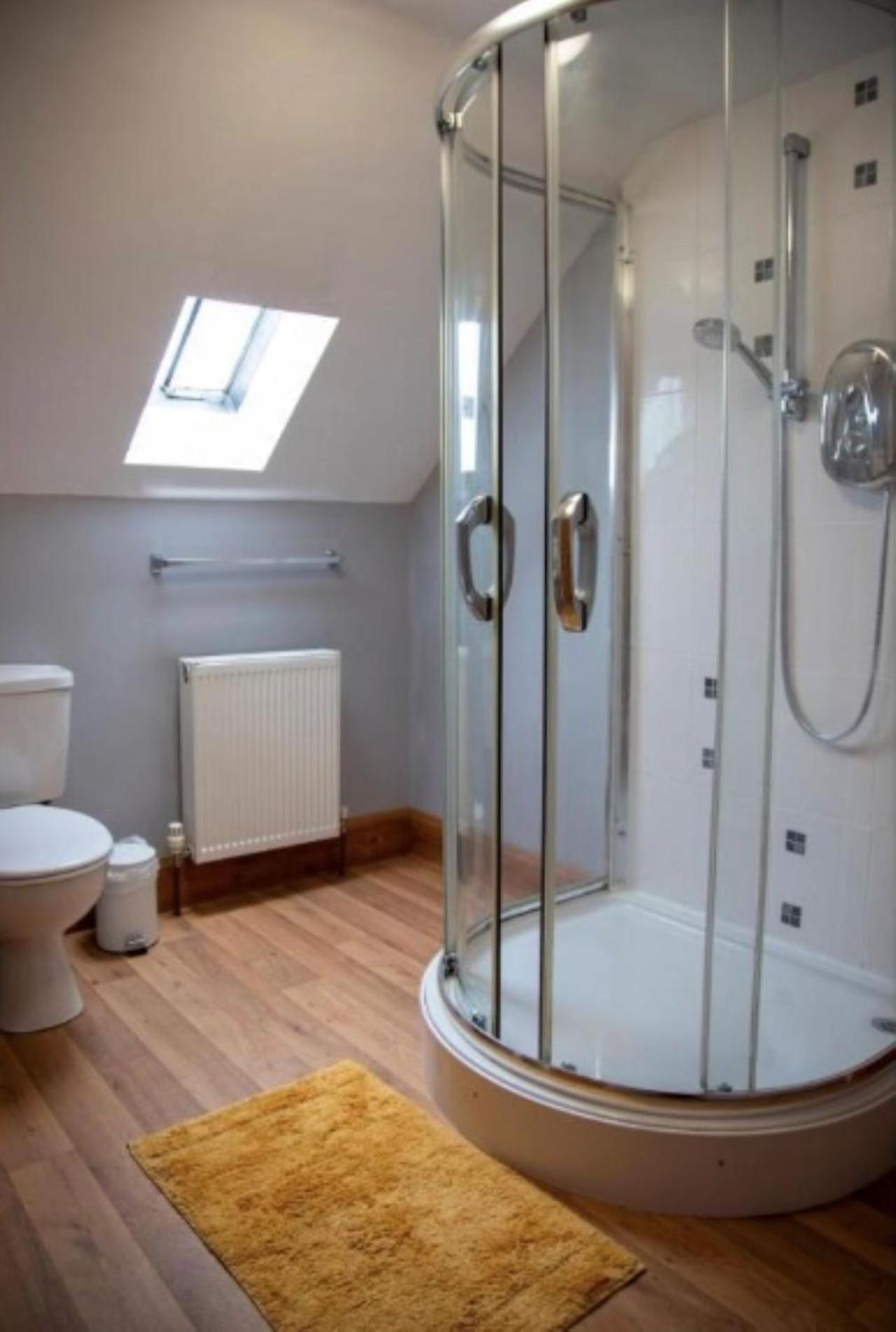 Oak House - Sleeps 10 With Bar & Games *